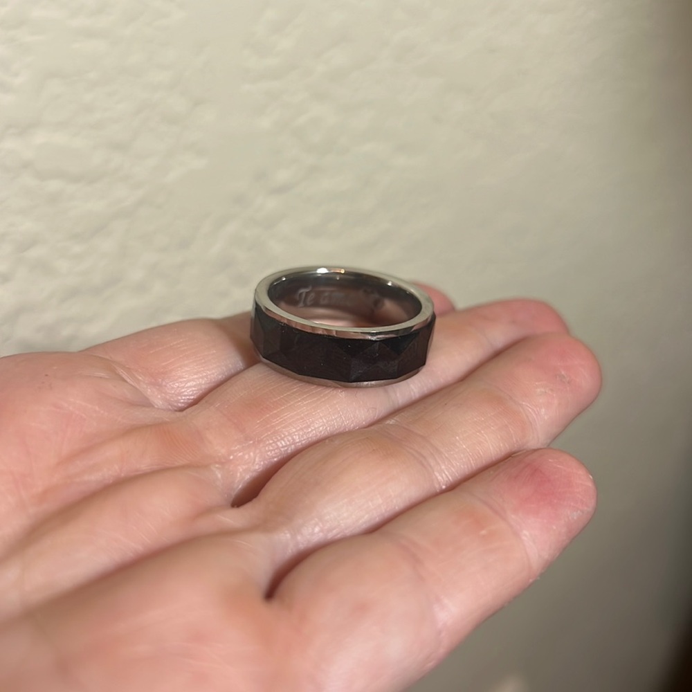 8MM Tungsten Carbide Ring - Faceted Chevron Pattern and Bevel Edge